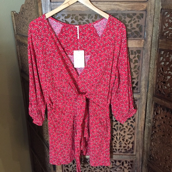 NEW NWT Free People Red Floral Clara Tunic - Picture 2 of 3